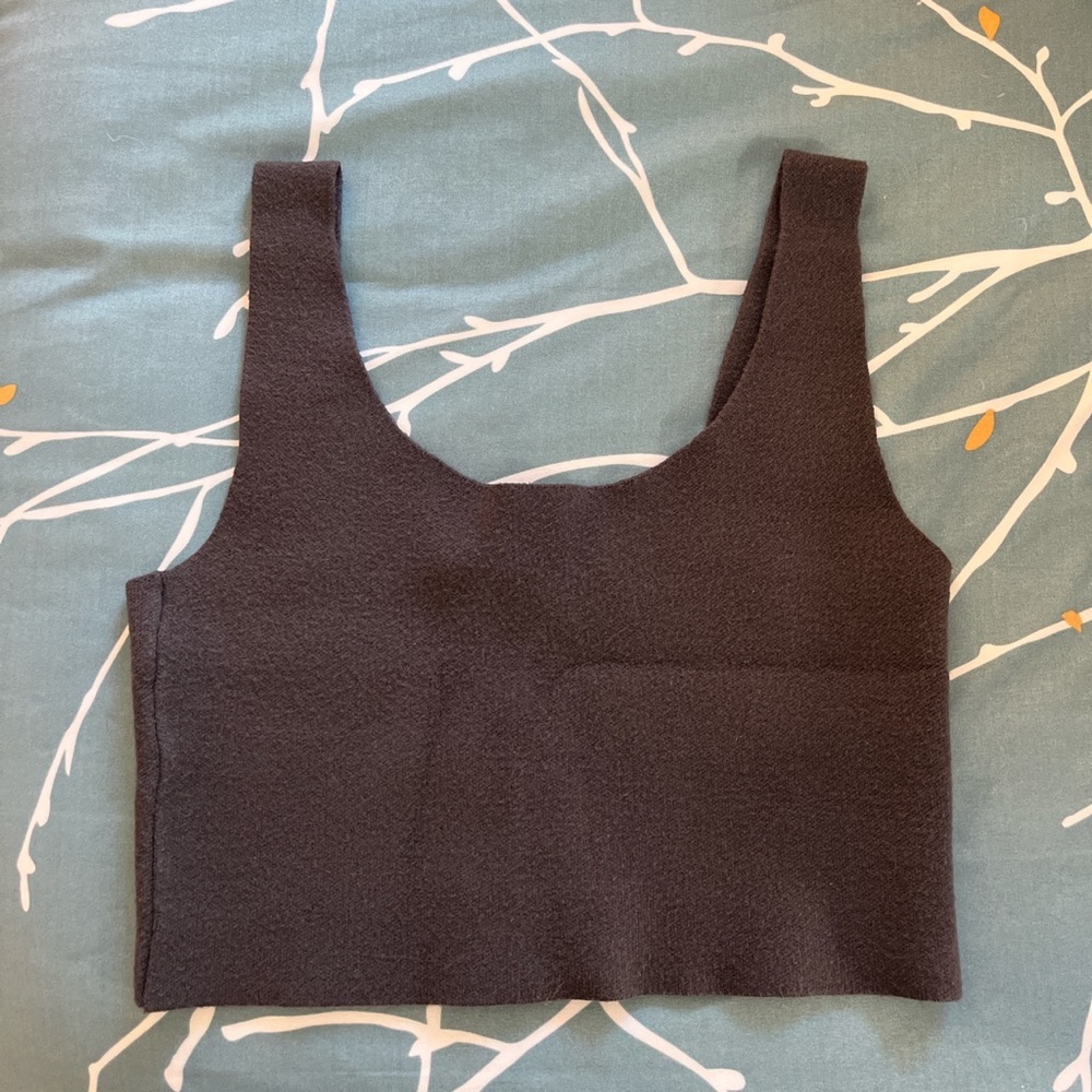 Crop dark grey tank